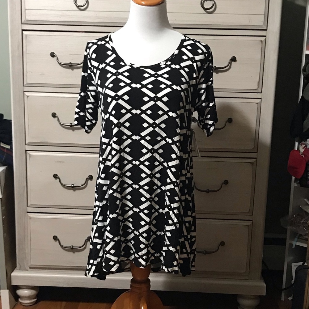 Lularoe Perfect t shirt
